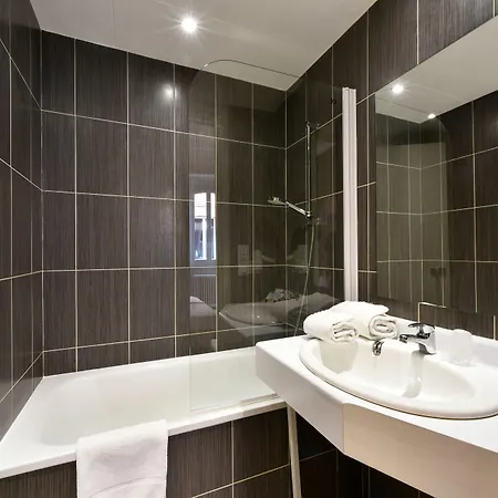 Moderne 3* La Malène