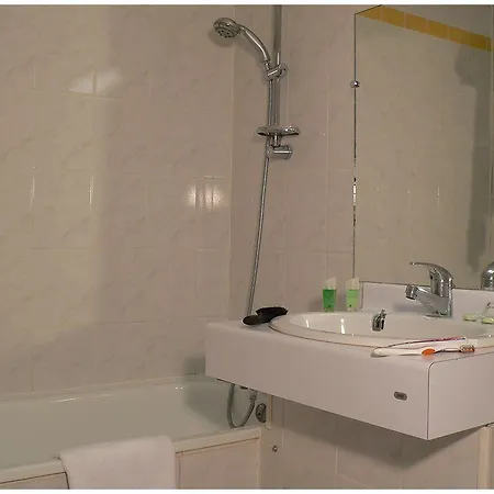 Hotel Moderne 3*